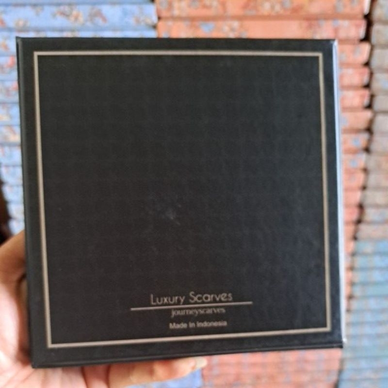 

PAPER BOX HITAM