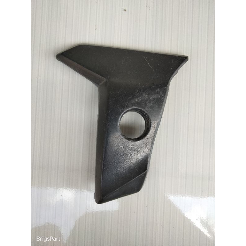guard pivot L tutup footstep belakang revo lama supra x 125 kiri original