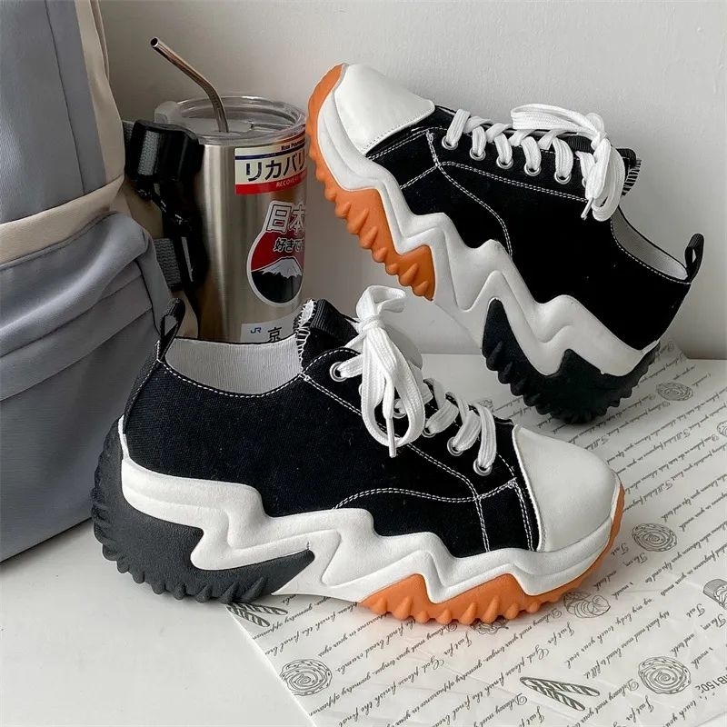 Sepatu Sneakers Wanita Korea Zennix 01 Kanvas Hitam Putih