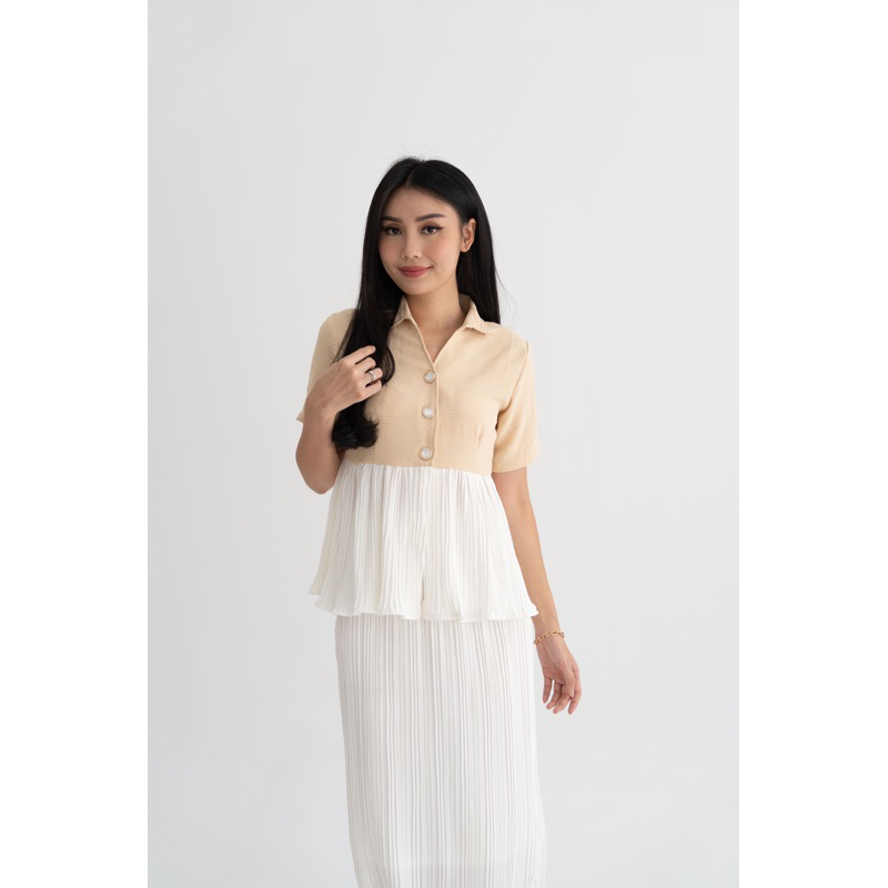 IWEARGRACIE - ALISA PLEATS TOP SHORT SLEEVE / ATASAN WANITA/ KEMEJA WANITA/ BLOUSE WANITA