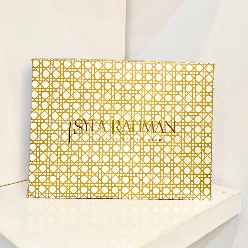 

Syfa Rahman - Gift Box Hampers Exlusive