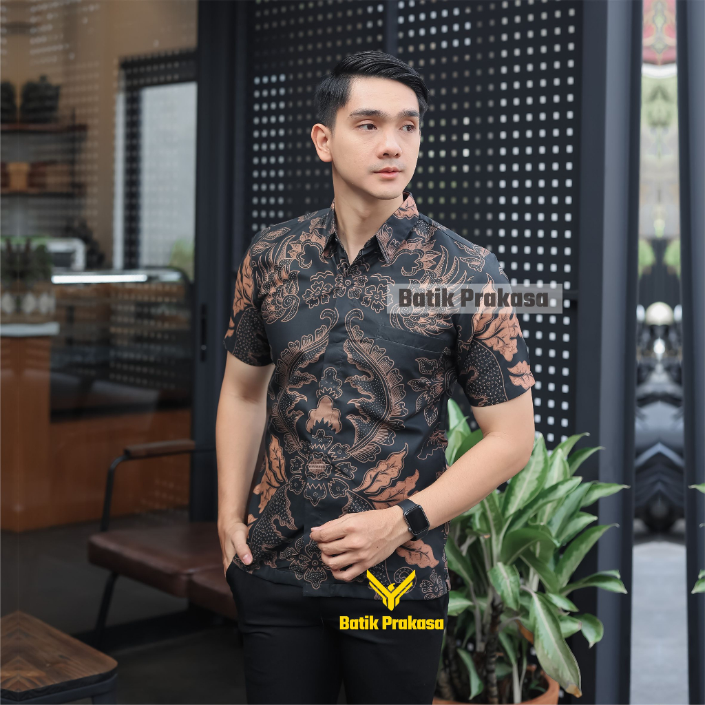 Kemeja Batik Prakasa Motif Bhadrika Slimfit Lengan Pendek Batik Solo