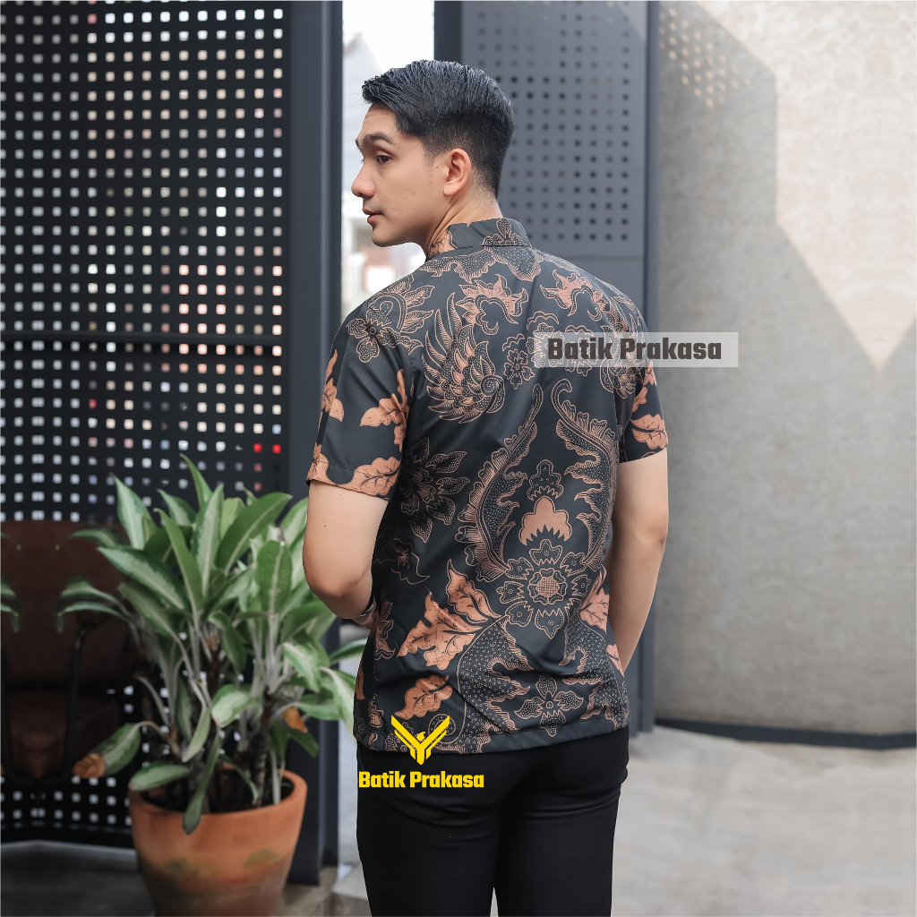 Kemeja Batik Prakasa Motif Bhadrika Slimfit Lengan Pendek Batik Solo