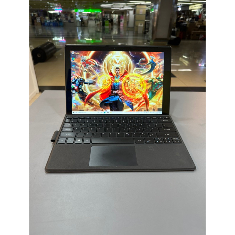 Acer switch SW 512-12 2 in 1 core i5 gen 7 8/256 touchscreen