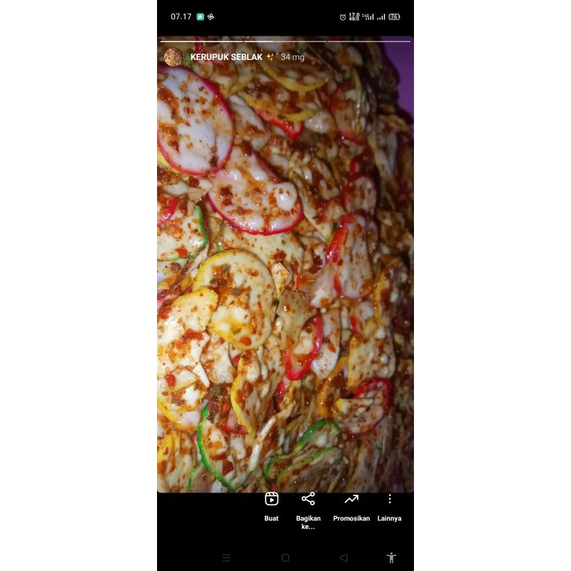 

Kerupuk seblak daun jeruk
