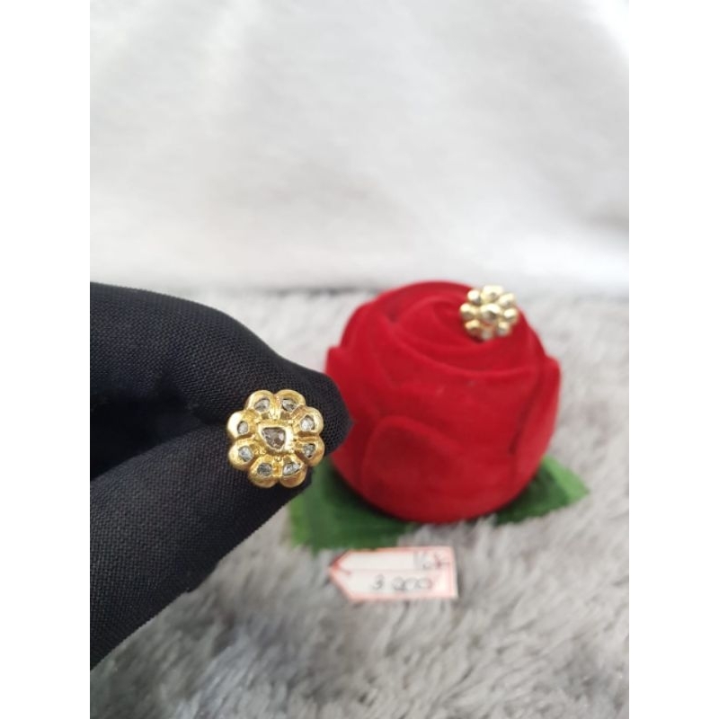 INT297GW29GW Giwang model bunga mata intan berlian emas kuning asli berat 3.200 kadar 70% 16k mata 1