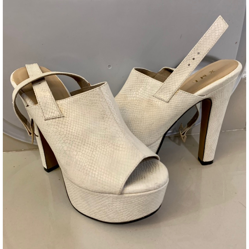 Sepatu kulit XML hak tinggi good quality nyaman di pakai