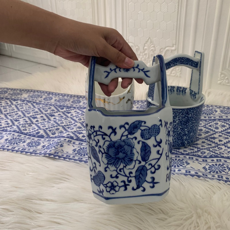 tempat sendok keramik biru putih