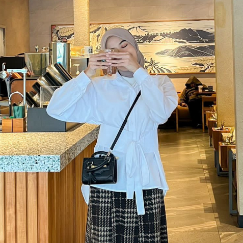 Vanesha Wear - Gwen Blouse Atasan Hijab Wanita Lengan Panjang