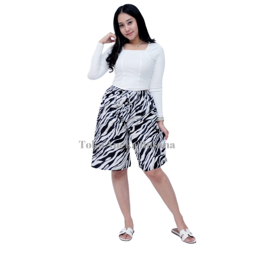 Celana Pendek Jumbo 3/4 Kulot Motif Bahan Rayon