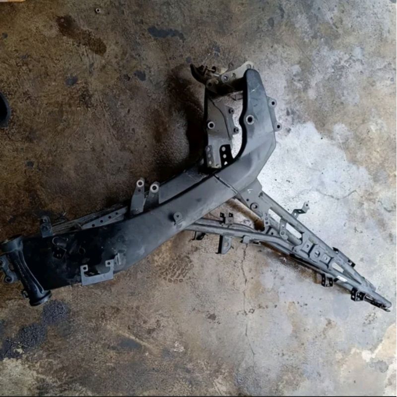 rangka krangka sasis frame ori original yamaha yzf r15 r 15 v3 v 3 new vva copotan bekas