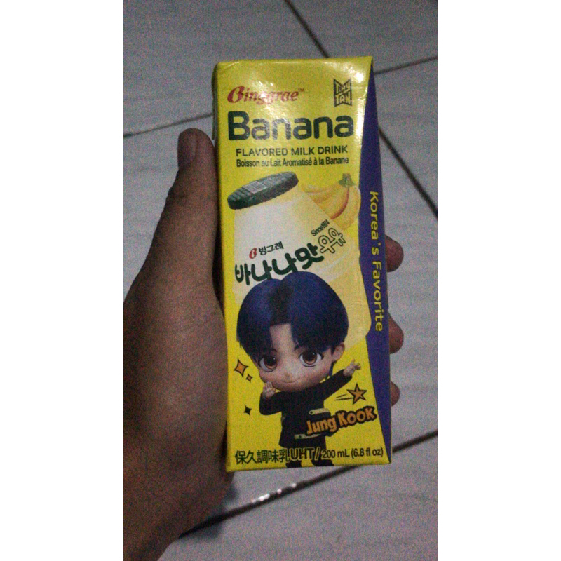 

jungkook bts susu banana
