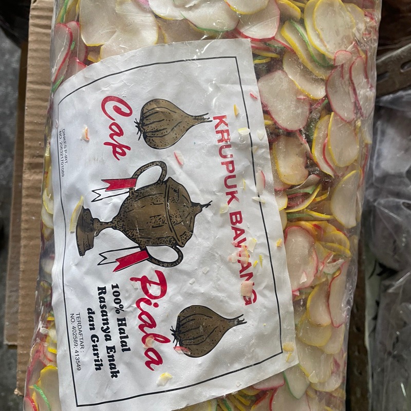 

kerupuk bawang warna warni cap piala 5 kg