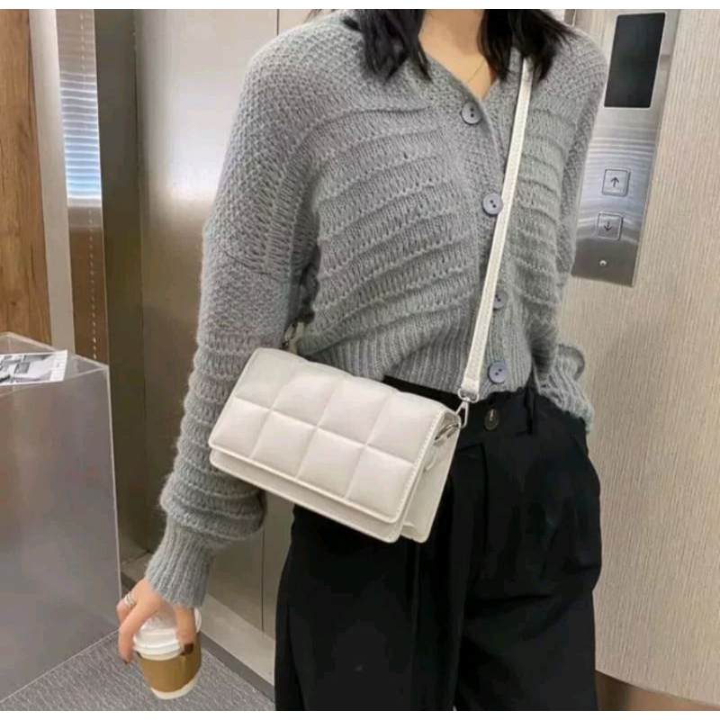 Tas selempang putih kotak