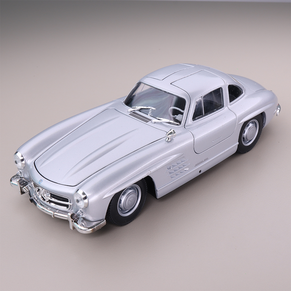 Miniatur Mobil Welly Mercedes Benz 300SL Diecast Skala 1:24 Mainan Koleksi