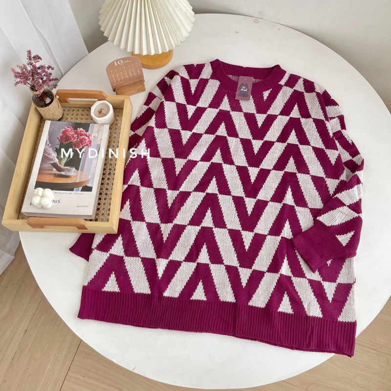 Vivia Oversize Sweater Rajut Wanita Motif Huruf V