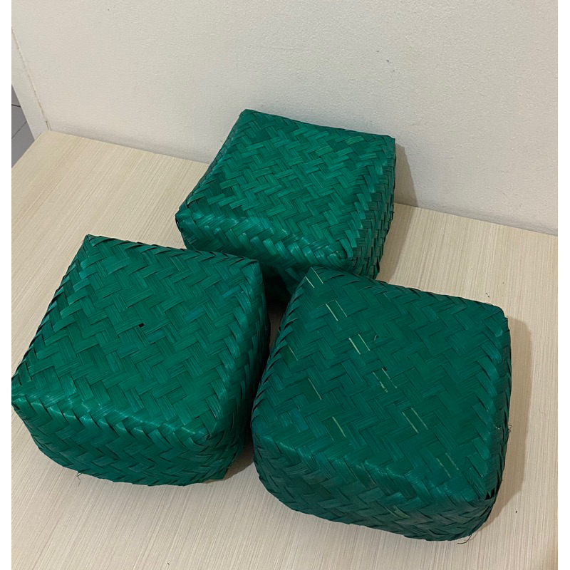 Besek Warna / Besek Hijau / Besek Natural / Besek makanan / Hampers Besek / Keranjang Parcel