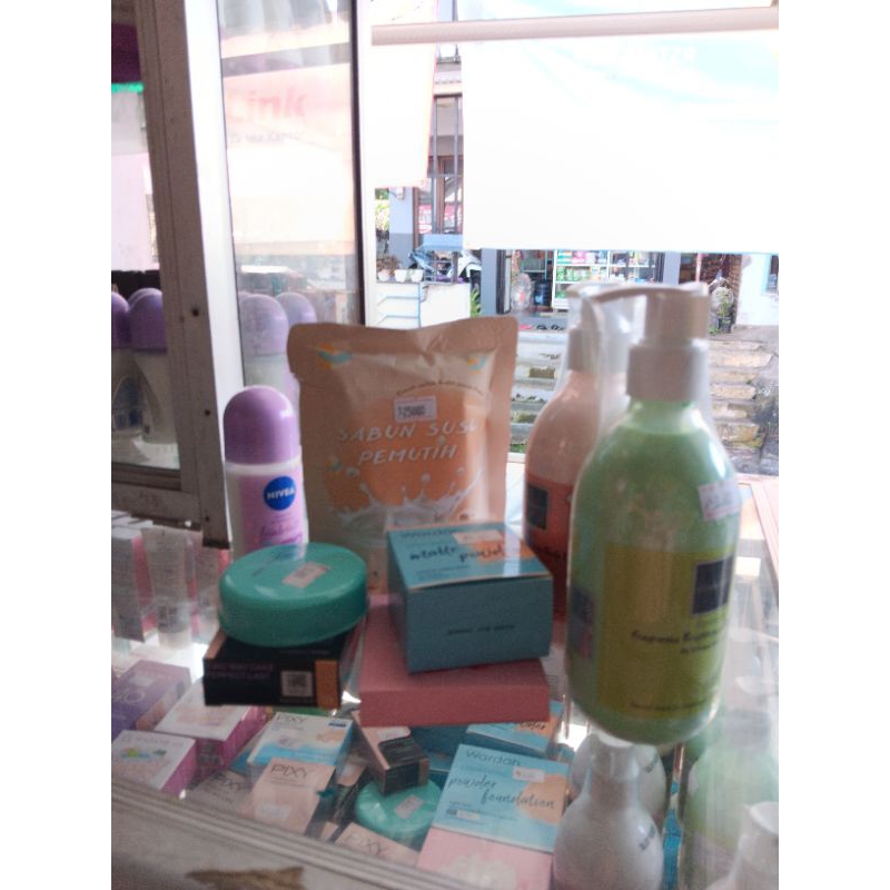 Kosmetik dan skincare paket reseller
