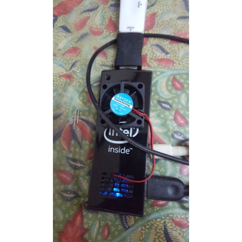 Intel Compute Stick STCKAW32WFC