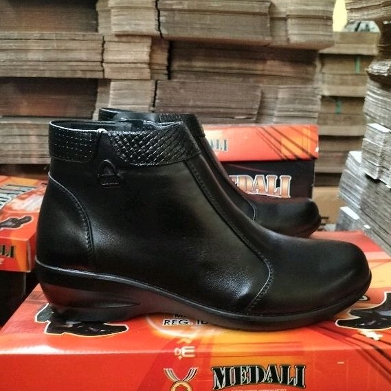 Sepatu kulit wanita Polwan Secwan Sus PNS sepatu kerja formal tampil lebih keren