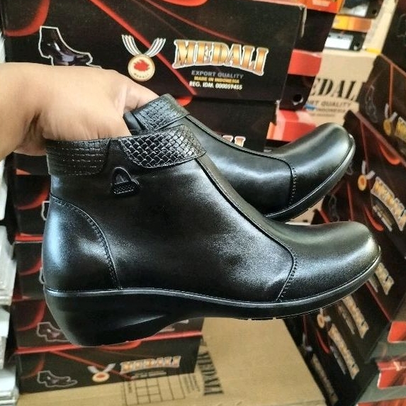 Sepatu kulit wanita Polwan Secwan Sus PNS sepatu kerja formal tampil lebih keren