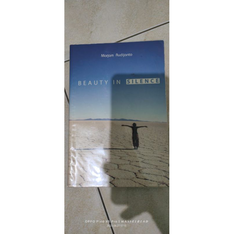 

Buku biografi - Beauty In Silence