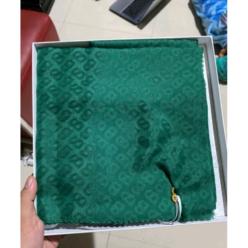 tapis embos buttonscarves