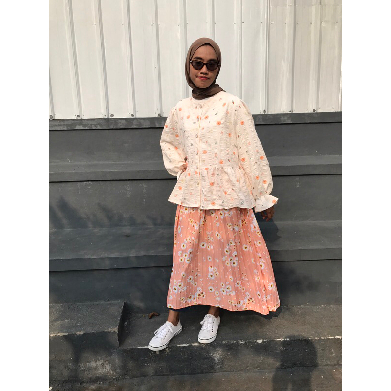 ONE SET BLOUSE KOREA BUNGA BAHAN LEMBUT DAN ADEM