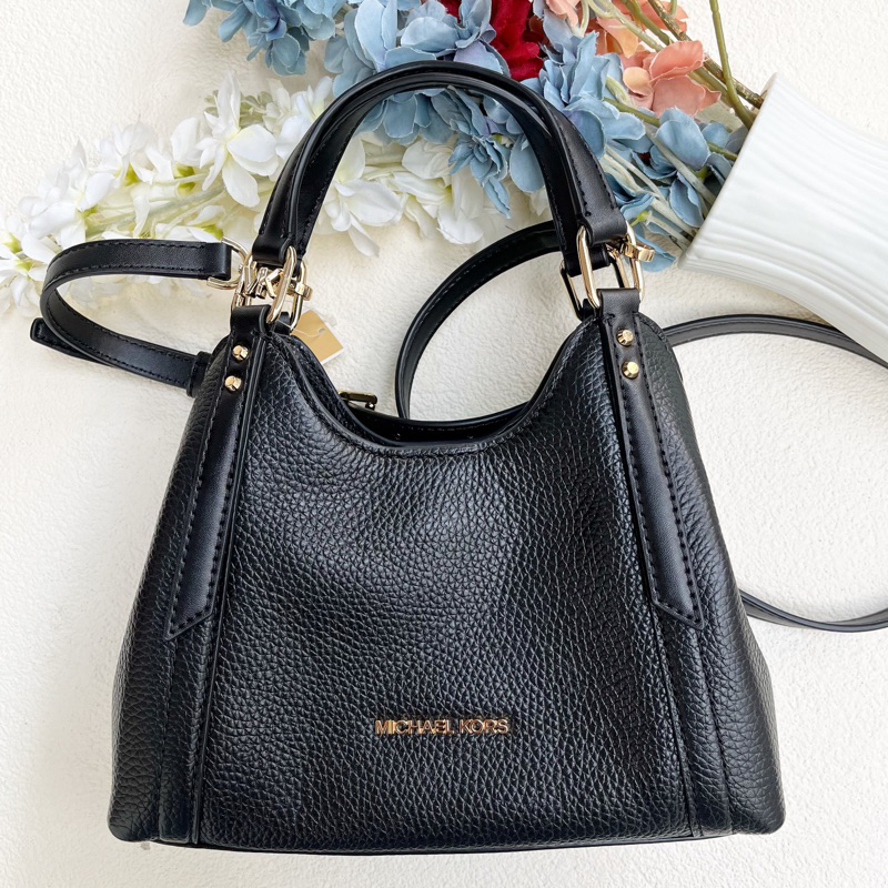 Mk Arlo small triple comprt black