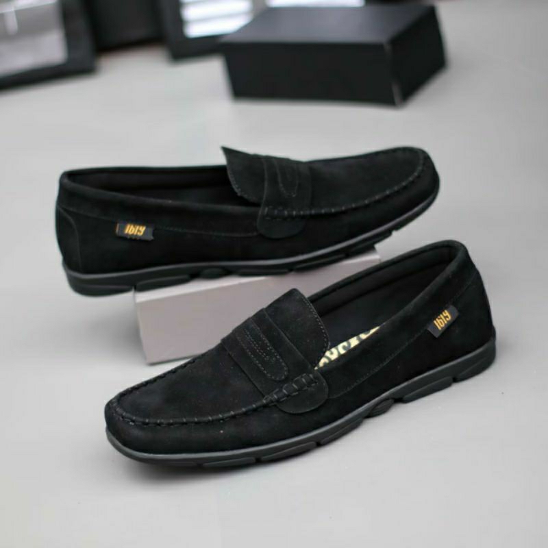 DELLSON Sepatu Slip On Loafers Casual Pria Slop Santai Formal Kerja Kulit Suede Hitam Trendi