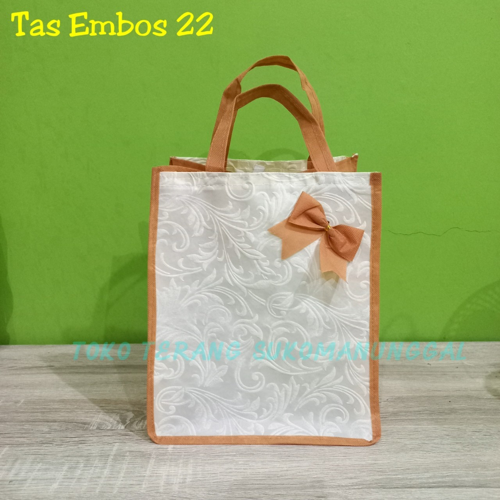 

Tas embos 22 tas kain tas spunbond/ tas hajatan / tas berkatan