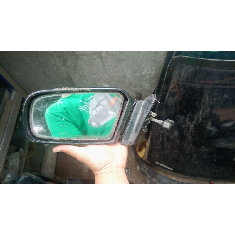 spion kiri ford laser GL