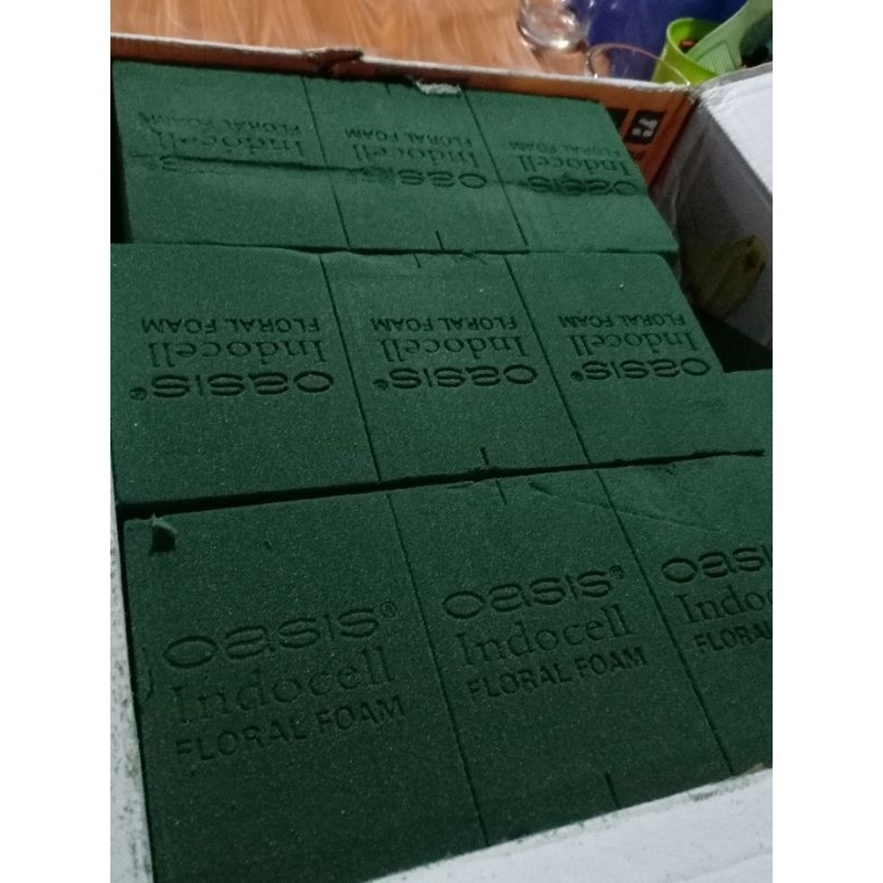 Oasis Basah Wet Oasis untuk dekorasi bunga fresh merk Indocell / green leaf