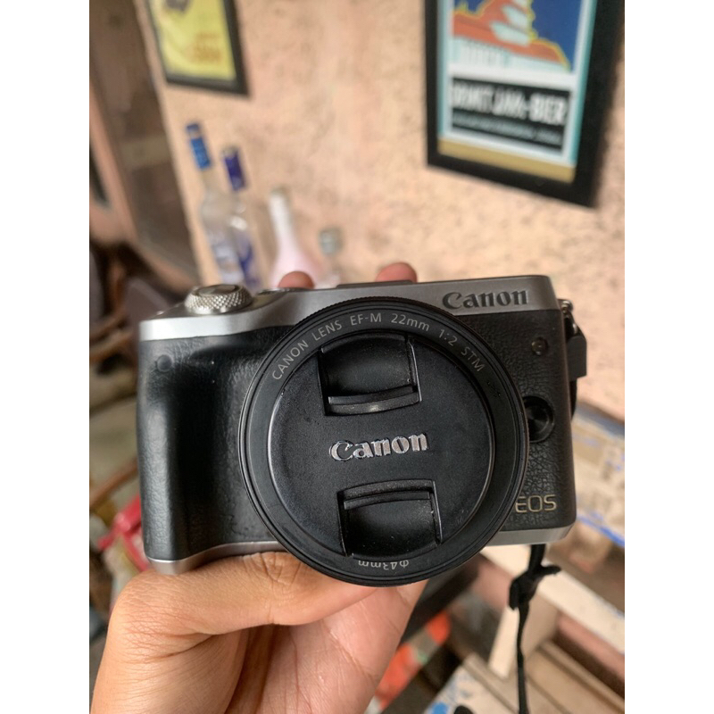Kamera Canon EOS M6 + Lensa Fix ef-m 22mm F2