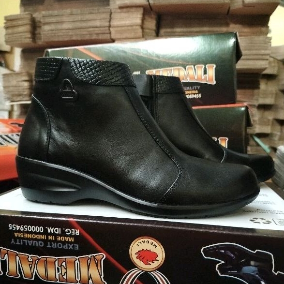 Sepatu kulit wanita Polwan Secwan Sus PNS sepatu kerja formal tampil lebih keren