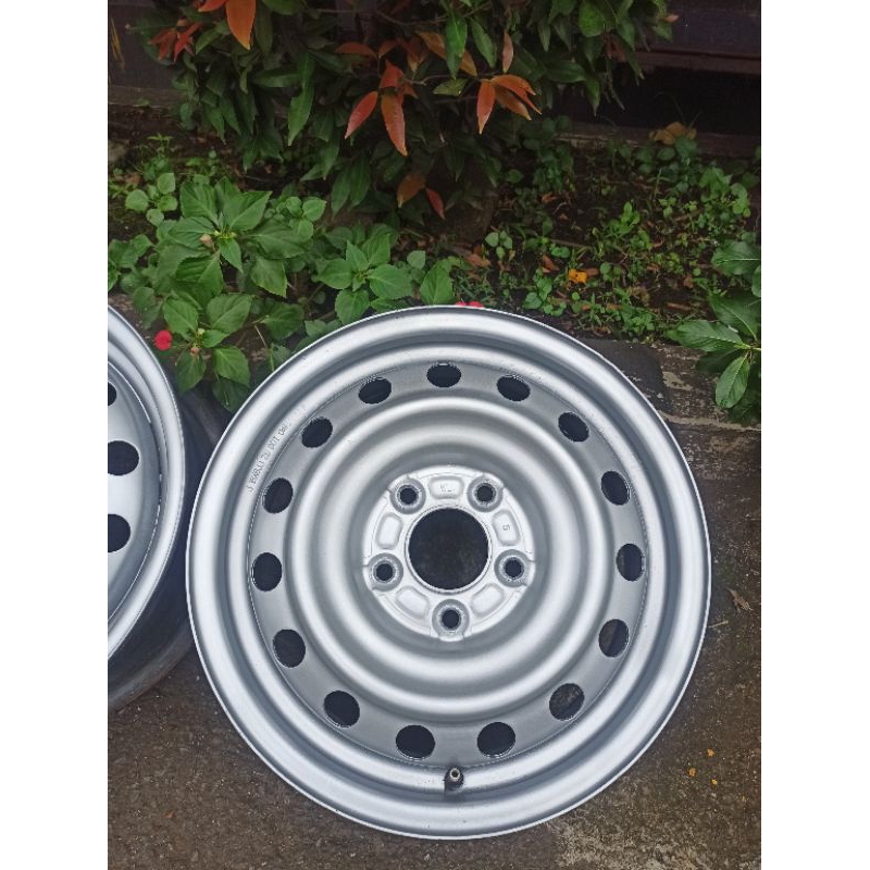4 velg kaleng R 15 pcd 5x114 ApV innova taruna grandmax new mega carry crv