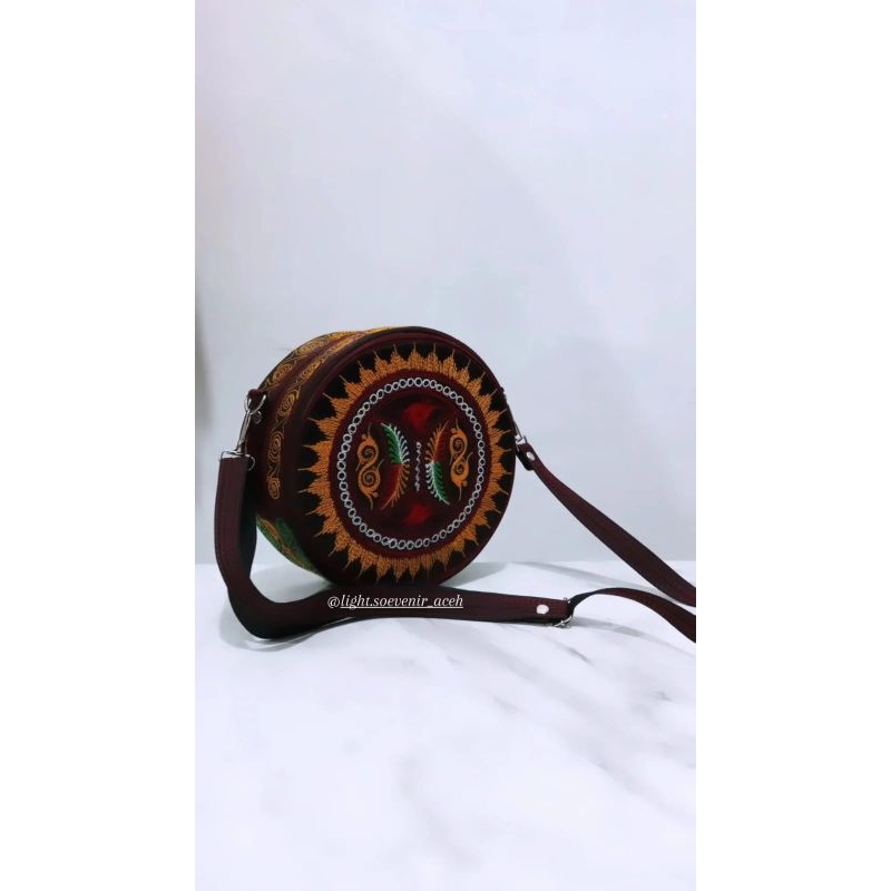 TAS SELEMPANG BULAT BORDIRAN KHAS ACEH