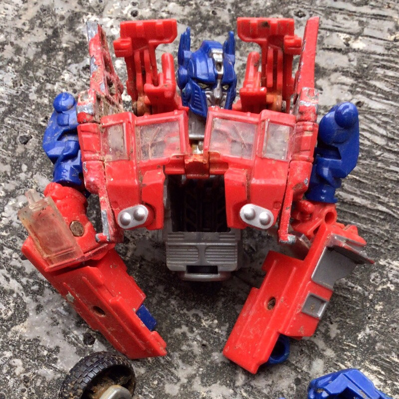 OPTIMUS PRIME JUNK DIECAST FIGURE