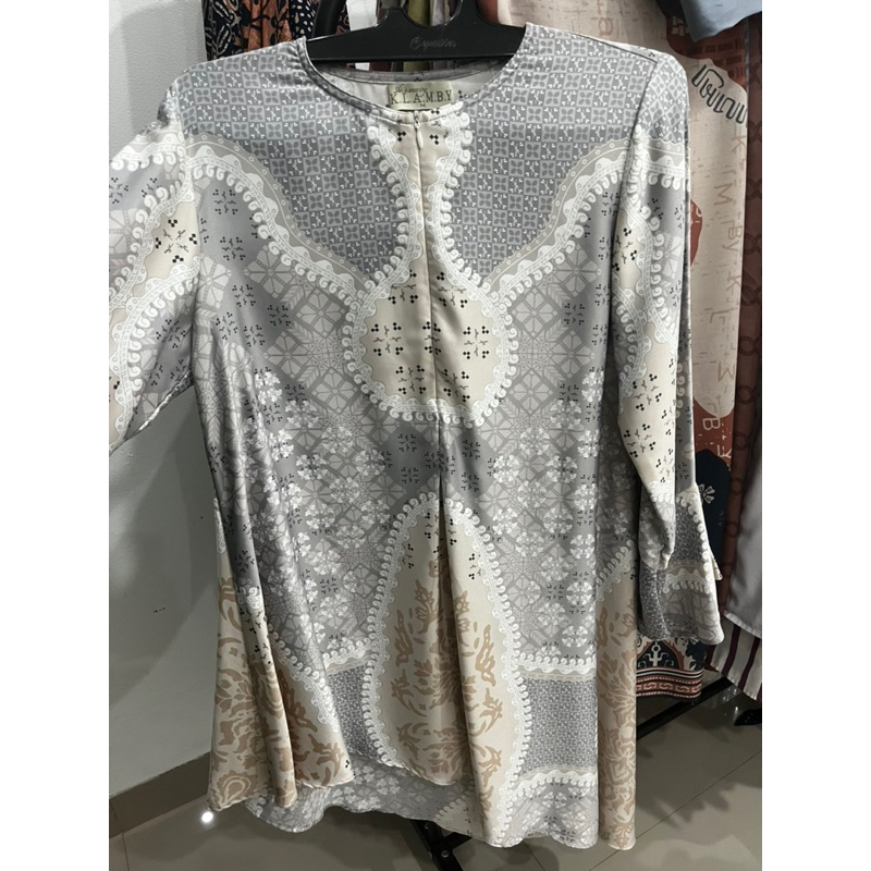 WearingKlamby-AnggrekTunic(PL)