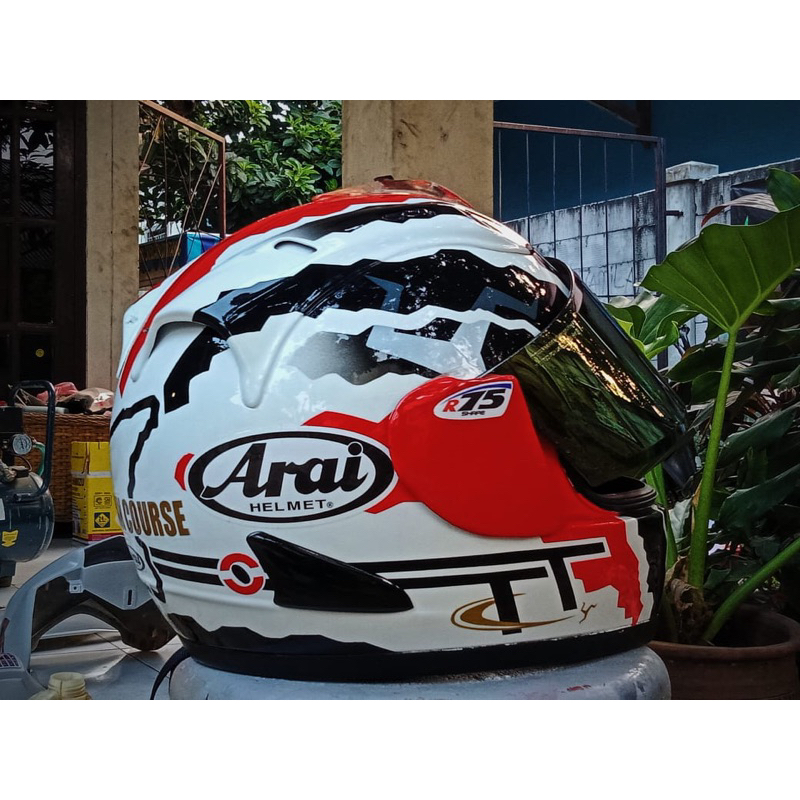 Helm ala-ala arai