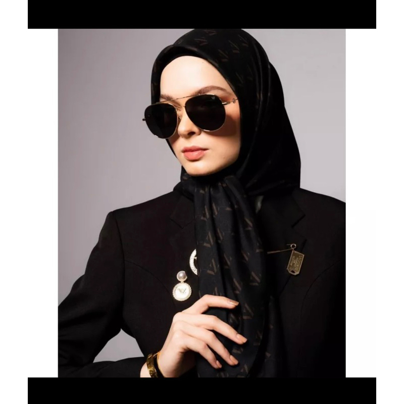 Preloved Scarf Monogram Black Vivi Zubedi