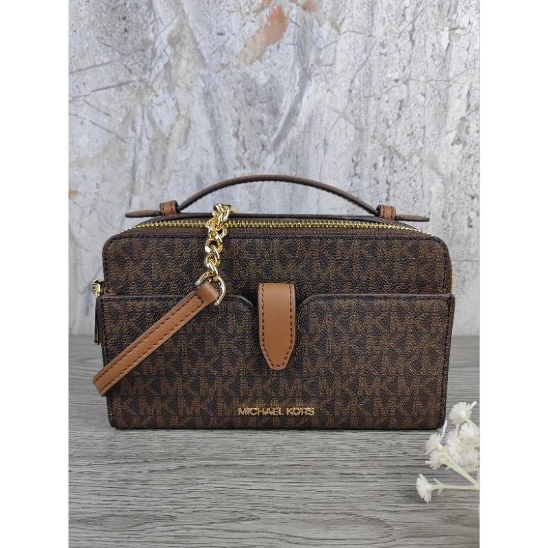 MK Jet Set Item Medium Double Zip Phone Xbody Sig Brown