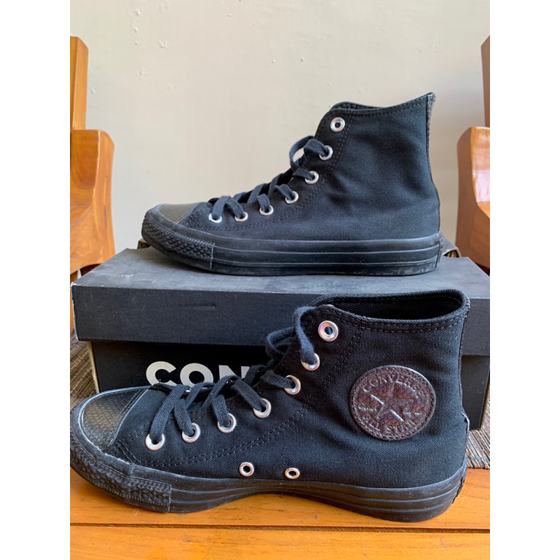 Preloved Converse Original CTAS HI Black Women