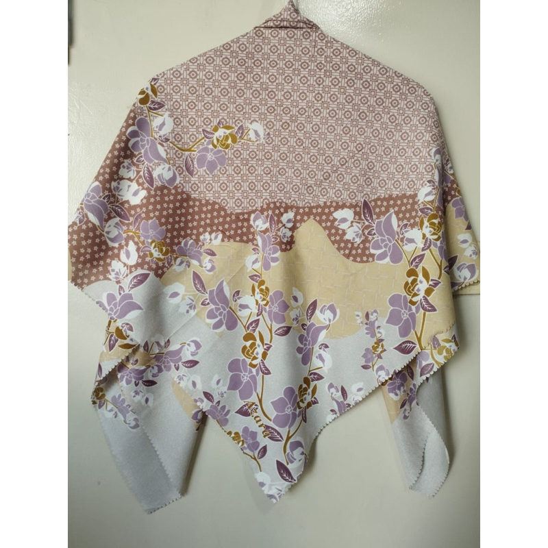 Hijab Segiempat Motif Azara Laser Cut
