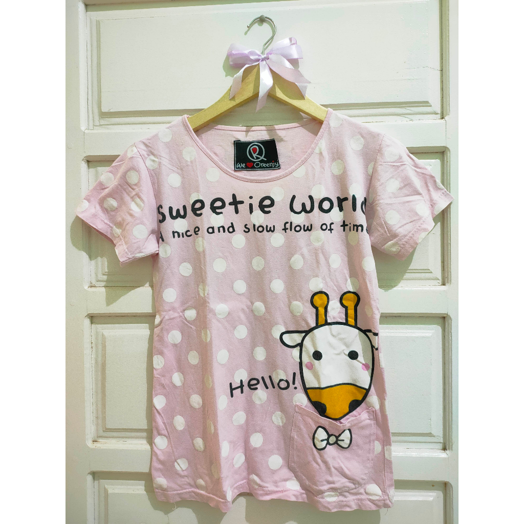 [PRELOVED] KAOS JERAPAH POLKADOT PINK Tee || women top woman girl tumblr tee atasan wanita kaos cewe