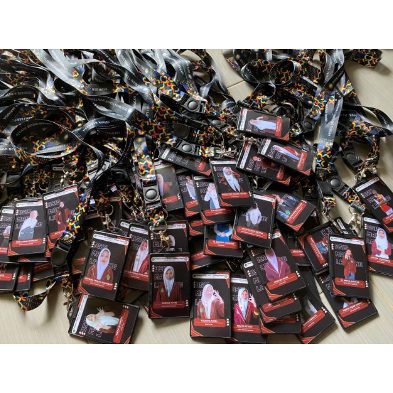

cetak id card + lanyard costom (minimal order 10 pics)