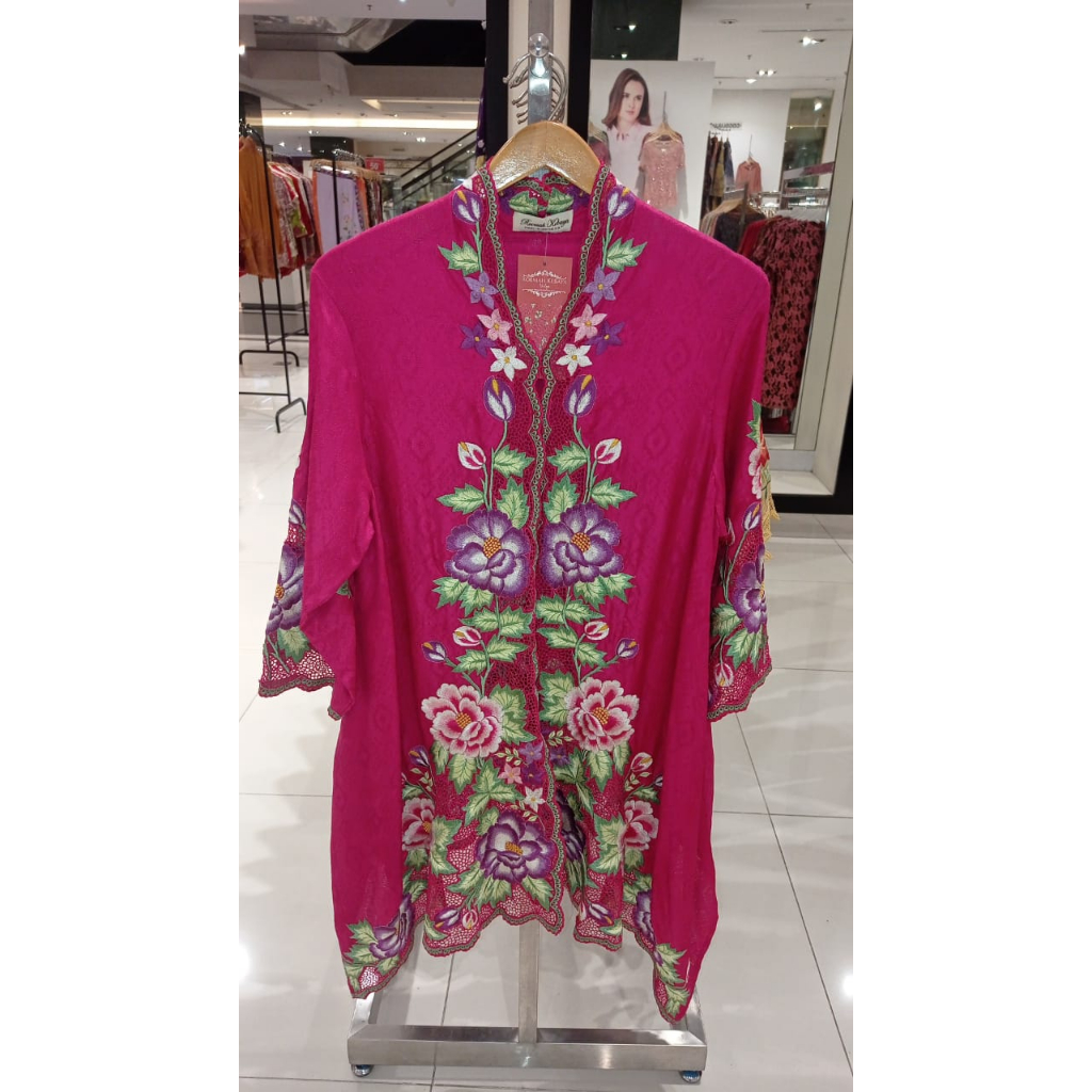 Kebaya Encim Anemone Pink Shocking by Roemah Kebaya Vielga