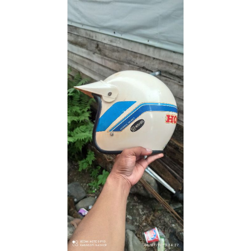 Helm jadul honda gl series gl 100,kondisi original paint, stiker ori komlit ga ada retak/lubang busa