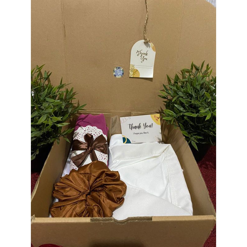 

yurastore03/hampers kado ulang tahun cewek/kado wisudA