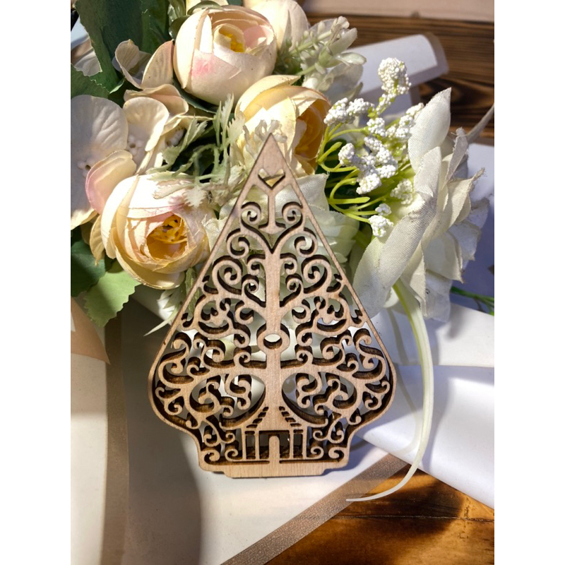 Gunungan Wayang kayu / Gunugan Mahar / Gunungan Kayu